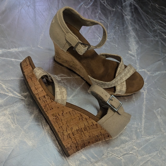 Tom's Linen Wedge Heel - Picture 1 of 4